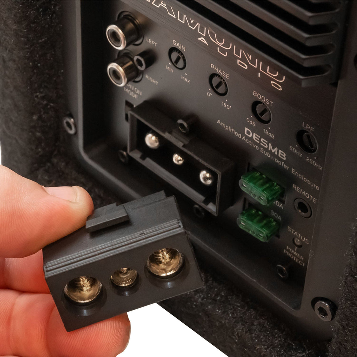 10" Slot Vented Active Subwoofer Enclosure (2Ω) - DESMB10A - DESMB10A - Diamond Audio